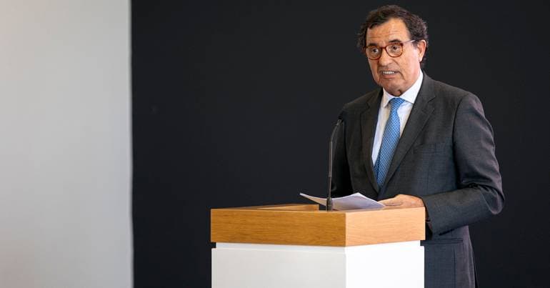 Portuguese Minister Criticizes Banks for Excess Deposits Over Credit