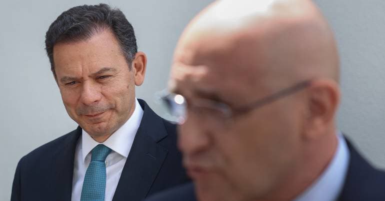 "Passos is doing free consulting for the PSD"