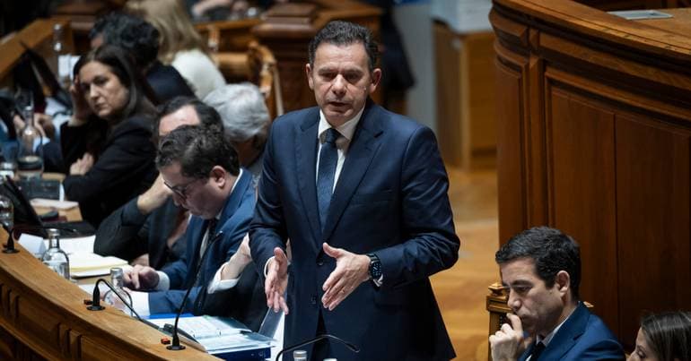 Portuguese Government Spends €11,000 on Makeup Annually