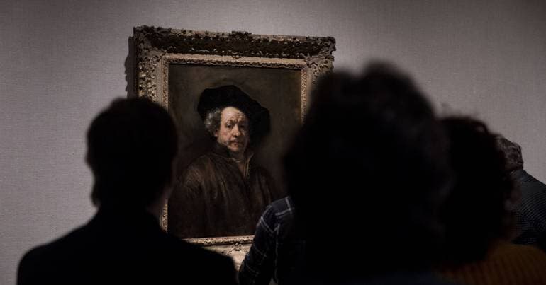 The museum guard who lives in beauty and protects Rembrandts