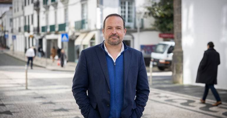 Portuguese Government Announces ISP Discount Amidst Lajes Base Debate