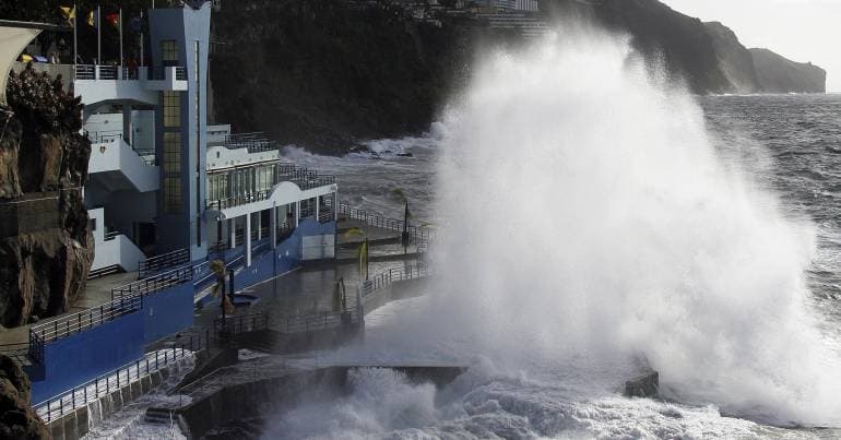 Funchal Captaincy Issues Strong Sea Agitation Warning