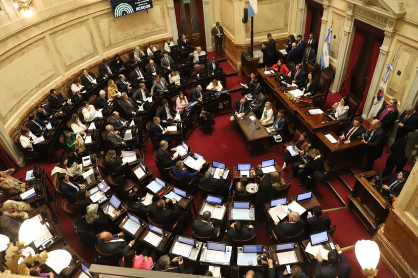 Senate to debate labor reform amid growing tension outside Congress