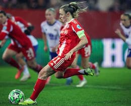 Glódís's teammate keeps journalists in the dark