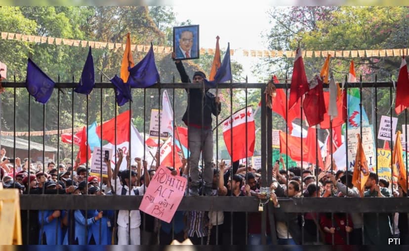 JNU Students Clash with Police During 'Long March'