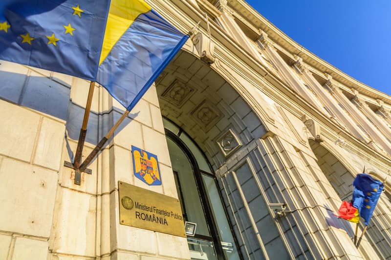 Romania raises nearly EUR 1 bln with private placements in January-February