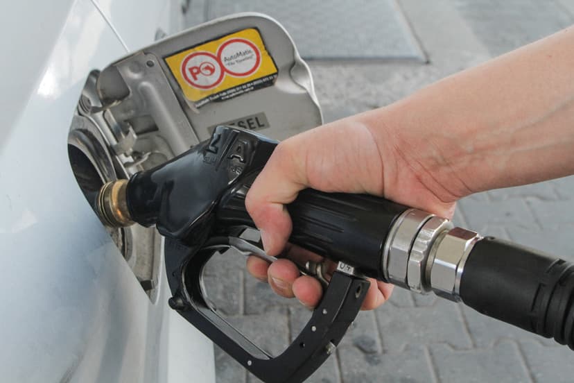 Romanian energy minister expects fuel prices to slightly increase after Middle East conflict