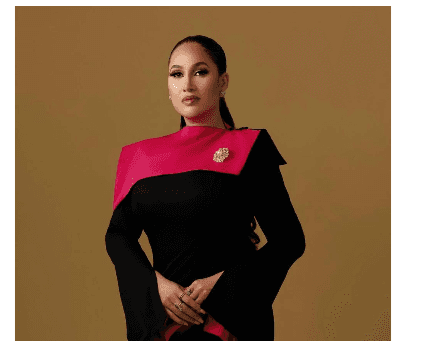 Actress Carolyna Hutchings bags global excellence award in Doha