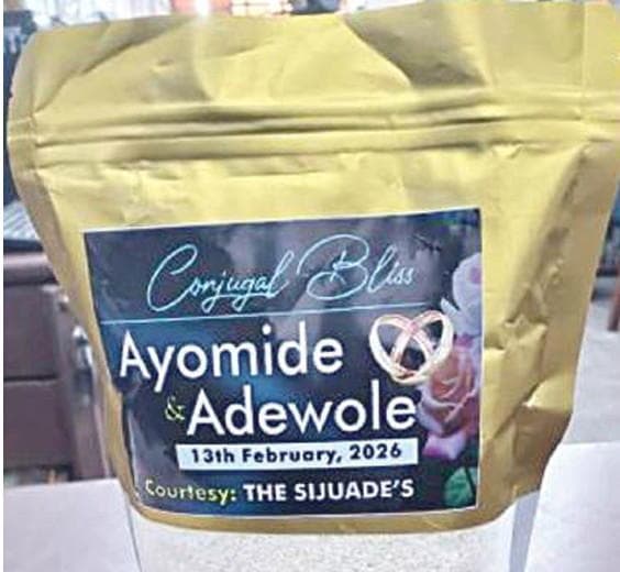 Economy: Owambe hosts now distribute garri souvenirs to guest