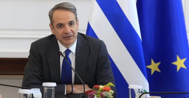 Greek Prime Minister Mitsotakis Addresses Cabinet, Criticizes Opponents on Energy Deals
