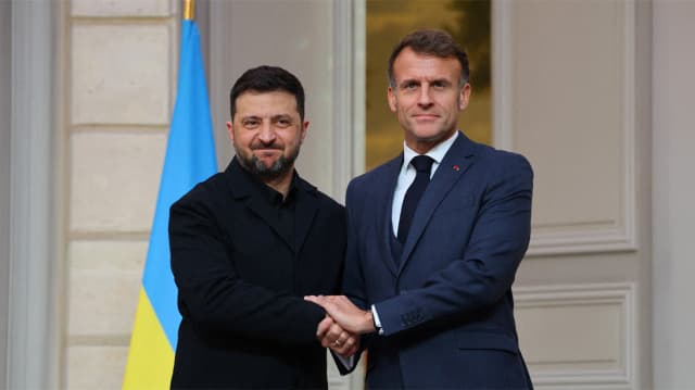 Zelensky in Paris tomorrow for a meeting with Macron: On the table are “means to increase pressure on Russia”