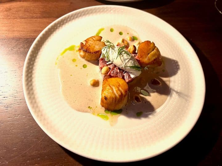 Lucinda O’Sullivan’s restaurant review: ‘With steak prices off-the-scale, carnivores can salivate at this 10oz Irish Black Angus striploin with the works for €39’