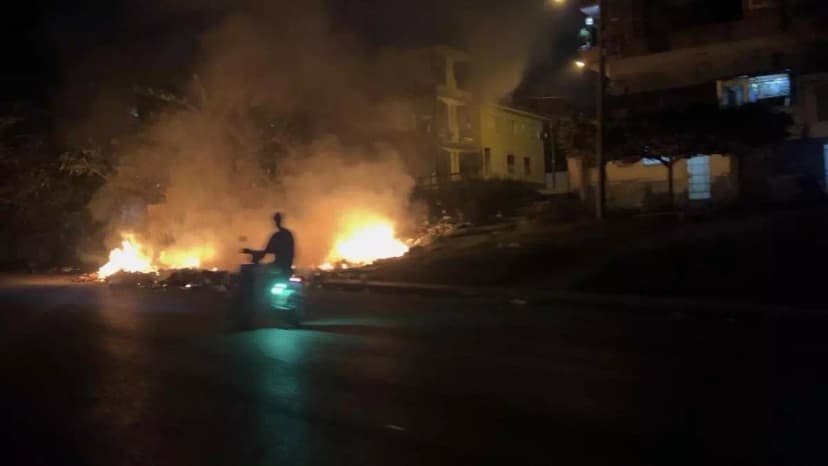 Toxic Smoke Invades Havana from Burning Garbage