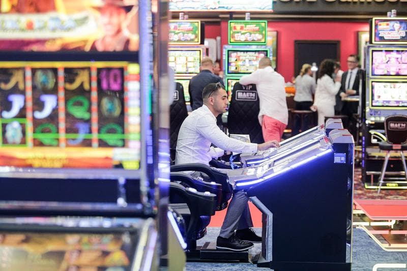 Slatina Mayor Announces Ban on Gambling Activities