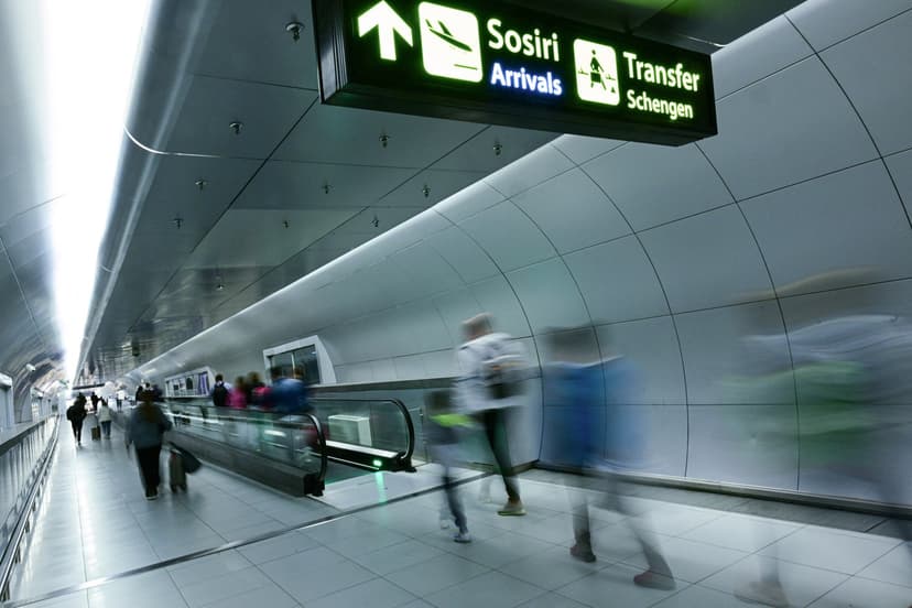 Lista zborurilor anulate azi pe Aeroportul Otopeni din cauza conflictului din Orientul Mijlociu