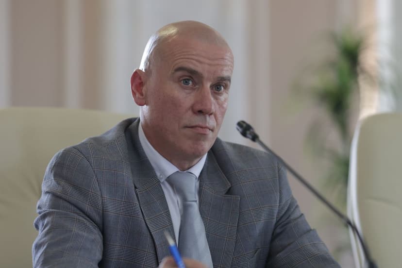 Motion of no confidence against Romanian Culture Minister Andras Demeter debated in Senate