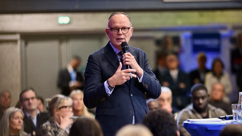 Édouard Philippe 'Denationalizes' Campaign to Retain Le Havre Mayoral Seat