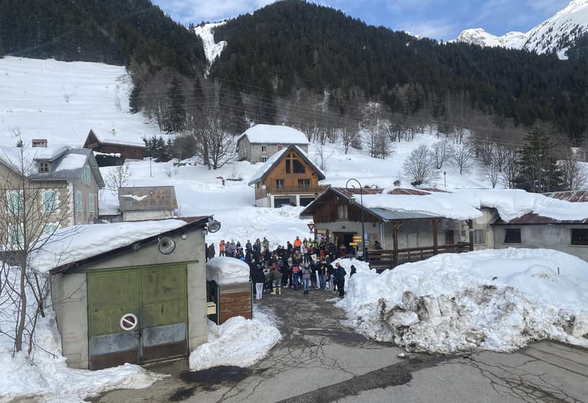 Avalanche Isolates Hamlet in Isère, France, Evacuation by Helicopter Underway