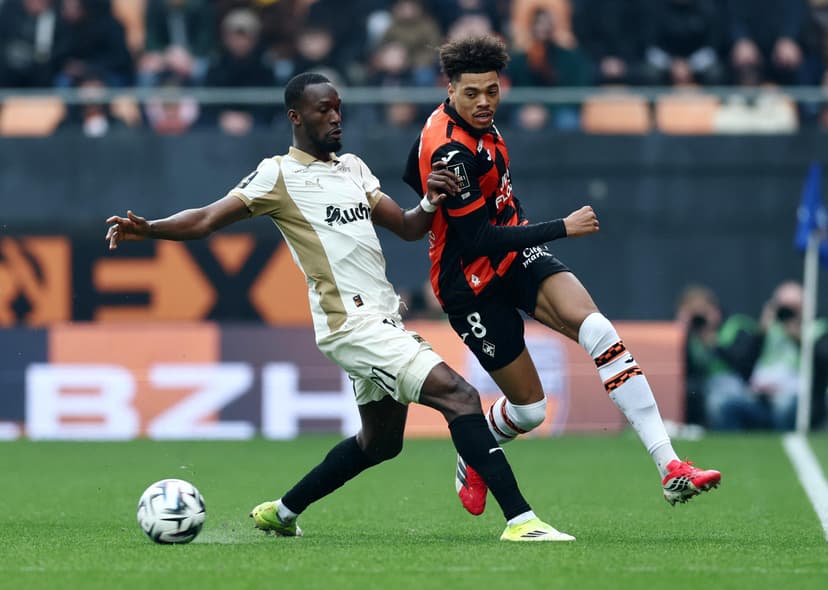 Ligue 1 : surpris par Lorient, Lens rate une occasion de mettre la pression sur le Paris SG