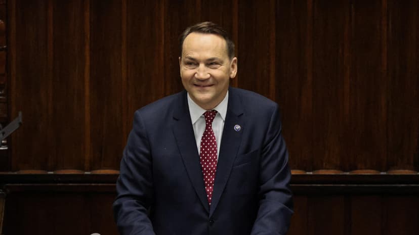 Poland's Foreign Minister Warns Against 'Polexit'