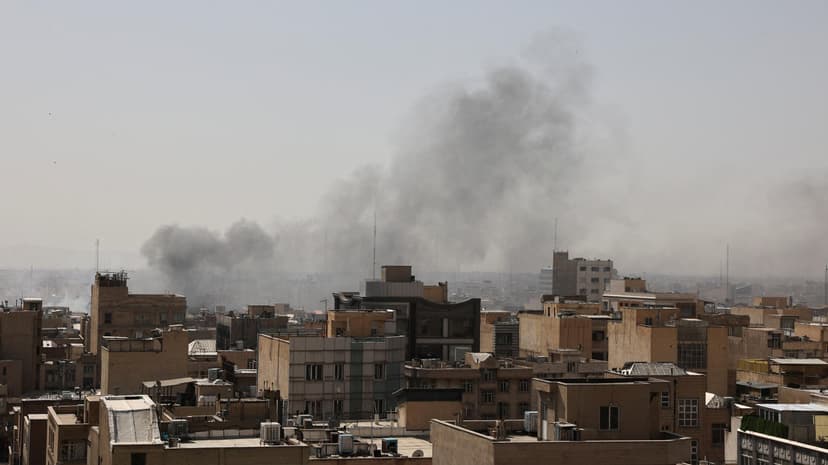 Attaque en Iran : l'armée israélienne annonce être en train de frapper «au cœur de Téhéran»