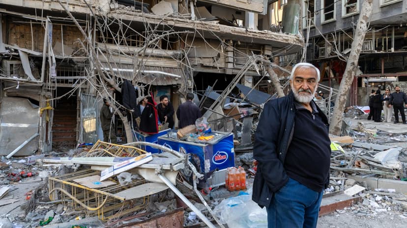 « Nous vivons des jours et des nuits terrifiants » : les Iraniens pris en étau entre les bombes et la répression du régime