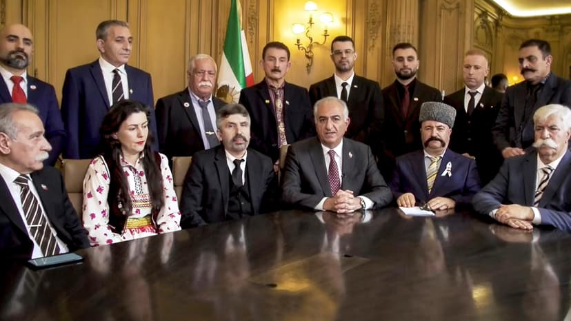 Pendant que le régime des mollahs vacille face aux États-Unis et à Israël, les oppositions iraniennes sur le pied de guerre