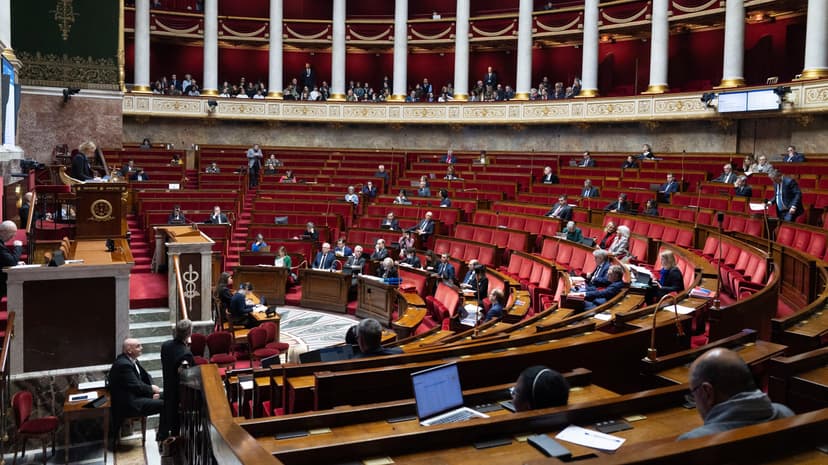 Euthanasie, suicide assisté : la gauche et le centre veulent élargir l’aide à mourir