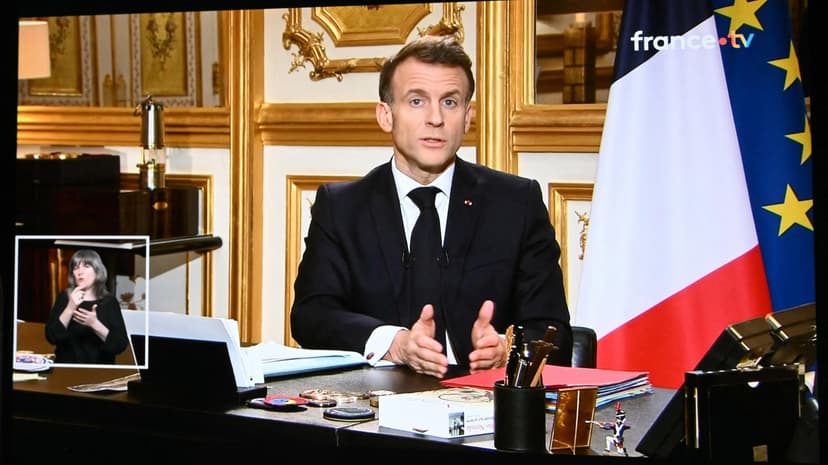 «Postures militaires dangereuses», «il ne peut pas décider seul», «rien de choquant» : les réactions politiques contrastées après l’allocution d’Emmanuel Macron sur l’Iran