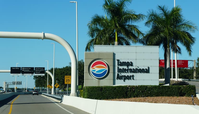 L'interdiction du port du pyjama à l'aéroport de Tampa, en Floride, était une blague, se défend l'aéroport