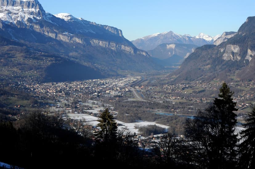 Explosion of Cross-Border Workers in Haute-Savoie Creates Tensions