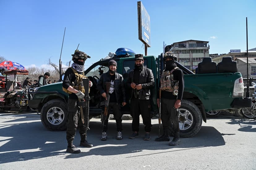 Afghan Army Retaliates Against Pakistani Air Strikes in Border Conflict