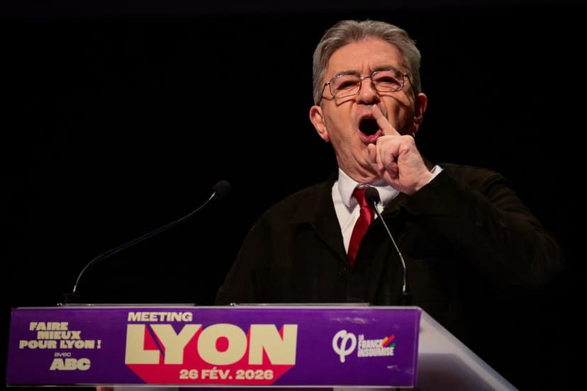 «“Faut dire Epstine, pas Epstein”...» : Mélenchon accusé d’antisémitisme après avoir joué sur la prononciation du nom du pédocriminel américain