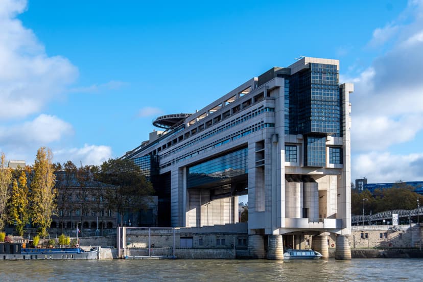 Prix des carburants : Bercy va recevoir jeudi les distributeurs pour «s’assurer» de hausses modérées