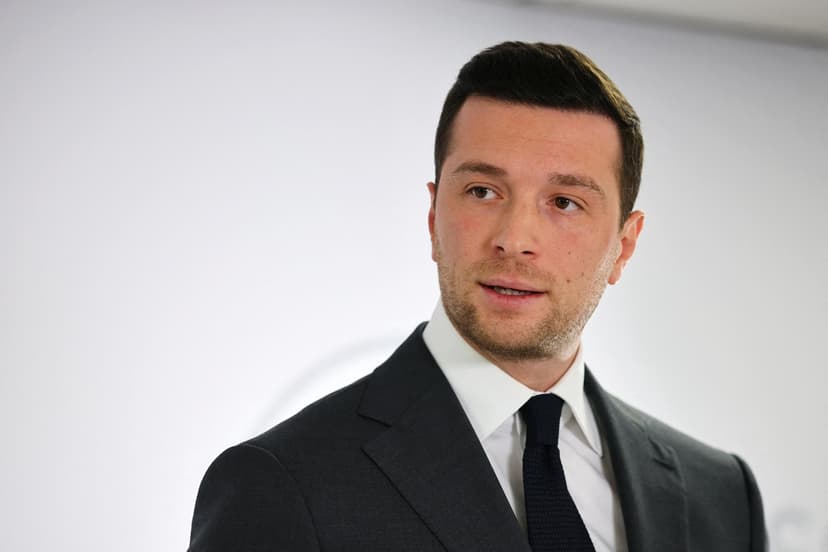 French Far-Right Leader Jordan Bardella Calls on Moderate Left to Break with LFI