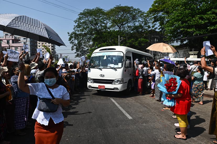 La junte birmane amnistie plus de 7000 détenus condamnés pour soutien à un «groupe terroriste»