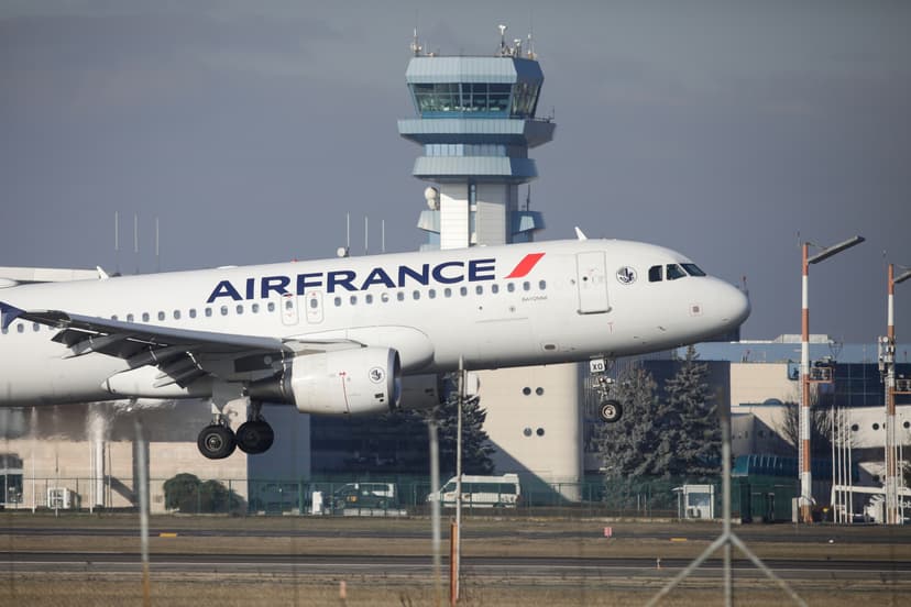 Air France Flight Returns to Martinique After Engine Fire