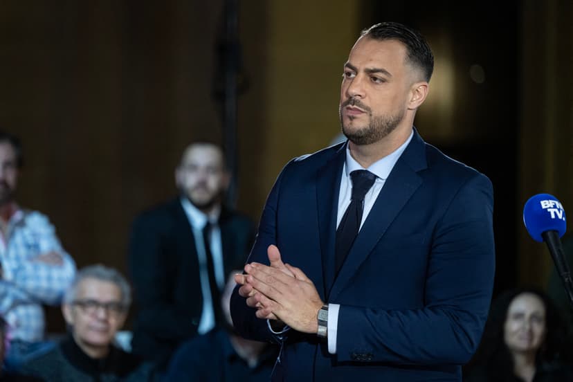 Marseille Mayoral Candidate Sébastien Delogu Admits Error After Being Filmed Without Helmet