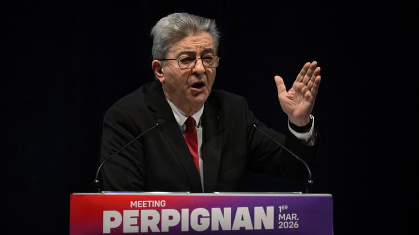 Mélenchon calls for unity against fascists in Perpignan ahead of 2026 municipal elections