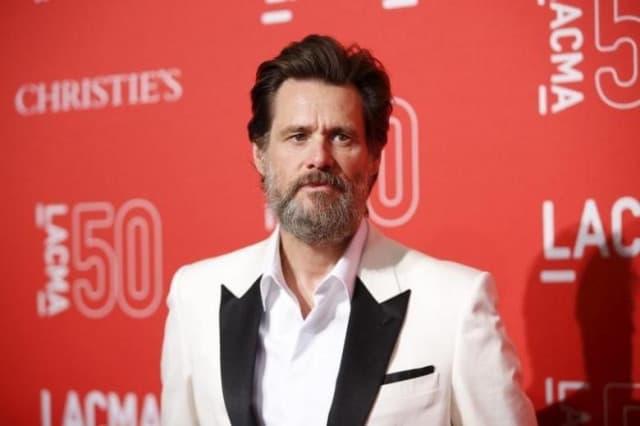 Jim Carrey delivers emotional speech in French at 51st Cesar Awards