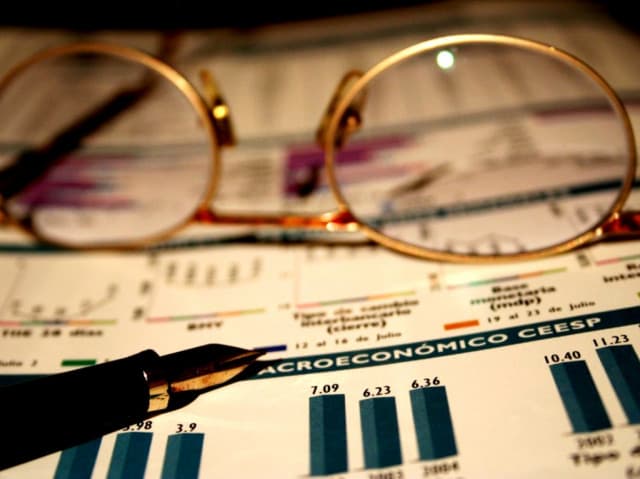 Economy Shows Signs of Stability Amidst Fiscal and External Pressures