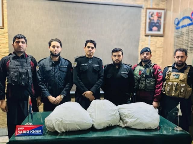 Jamrud police seize 60kg opium after armed suspects flee checkpoint