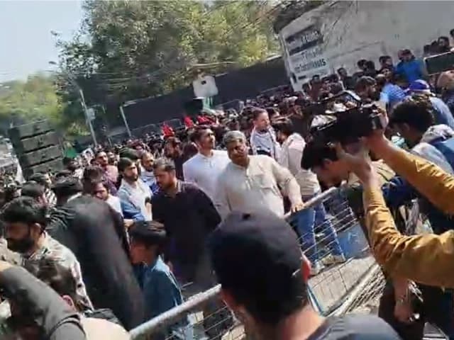 Protests erupt outside US Consulate in Lahore