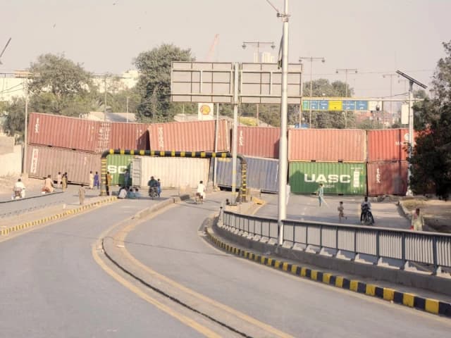 City grinds to a halt as security lockdown enters day two