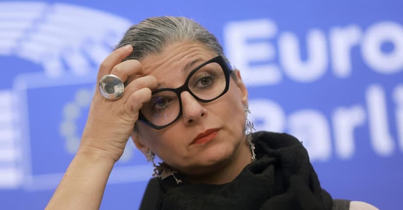 Parigi rinuncia a richiesta dimissioni di Albanese all’Onu