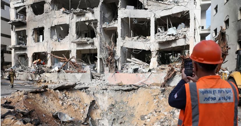 LIVE New wave of Iranian attacks in retaliation for the assassination of Khamenei,...