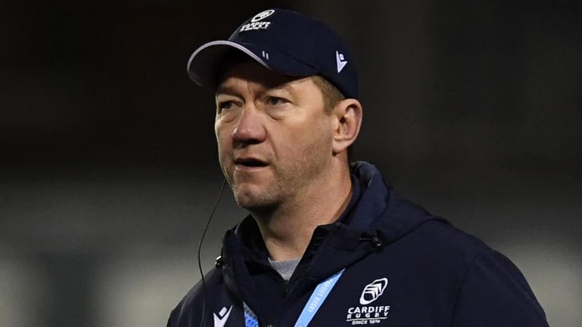 Cardiff coach Van Zyl holds talks with Benetton