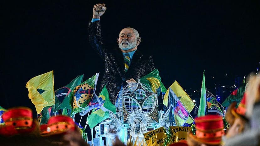 Lula Float Finishes Last at Rio Carnival