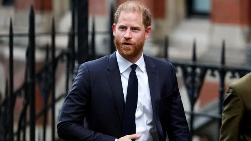 Daily Mail royal editor denies seeking Prince Harry flight details