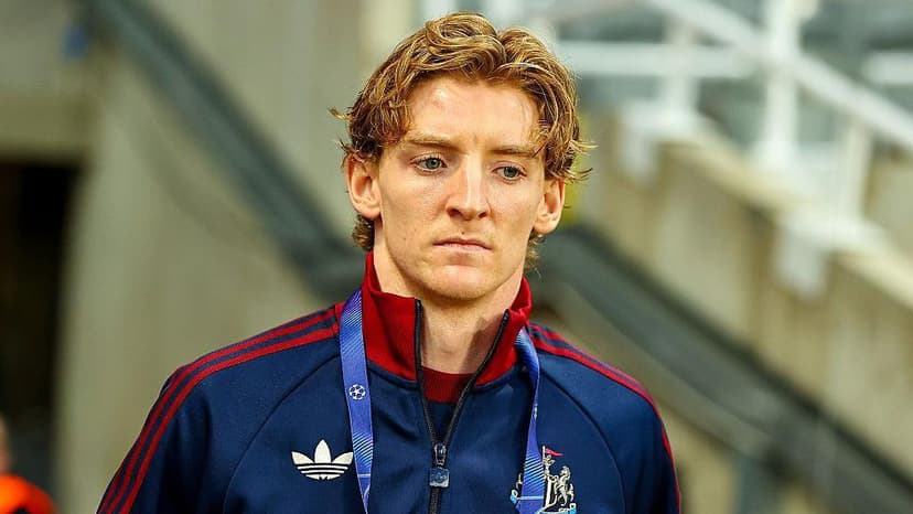 Eddie Howe Defends Anthony Gordon After Pundit Criticism